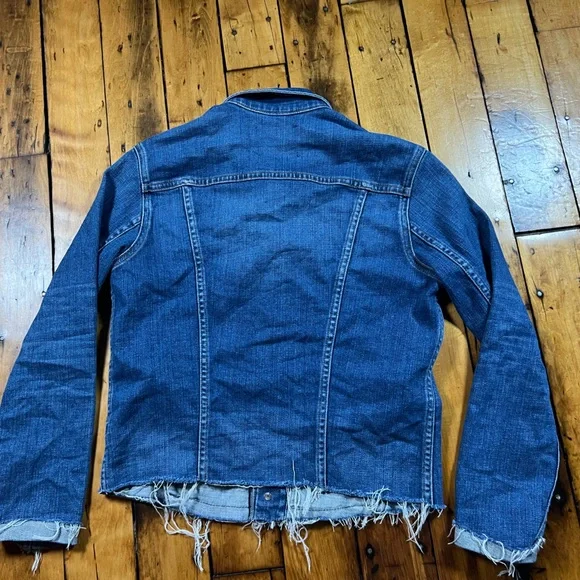 L’AGENCE Women’s Medium Denim Jacket Trucker Raw Hem Button Front Designer Blue - Picture 8 of 12